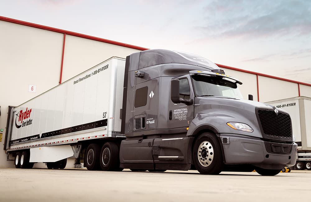 📈 La Californie autorise les camions autonomes – 30 % de réduction prévue des coûts logistiques.