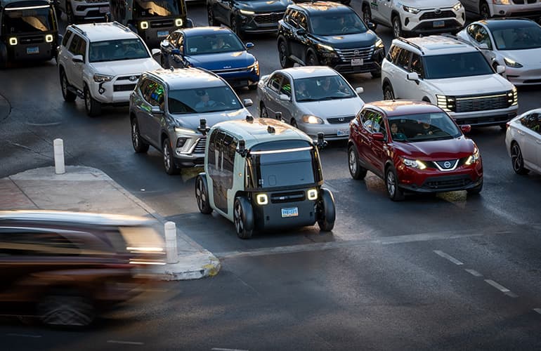 🚁 Zoox déploie son robotaxi dans quatre villes am